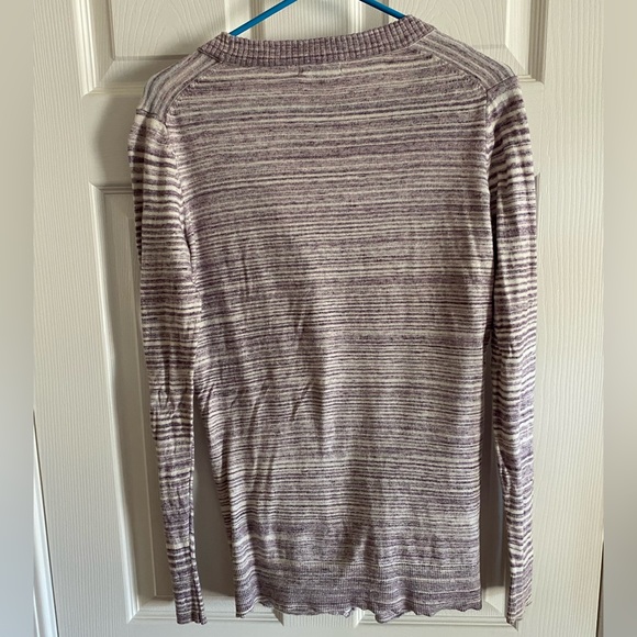 Purple cream heathered GAP button up V neck sweater - Picture 4 of 6